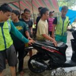 Medan Punya Cerita: Dua Sepeda Motor Hanyut di Jalan Beraspal..!!